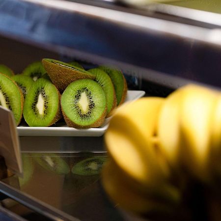 Hotel Sofitel London Gatwick Horley  Esterno foto "Kiwifruit"
