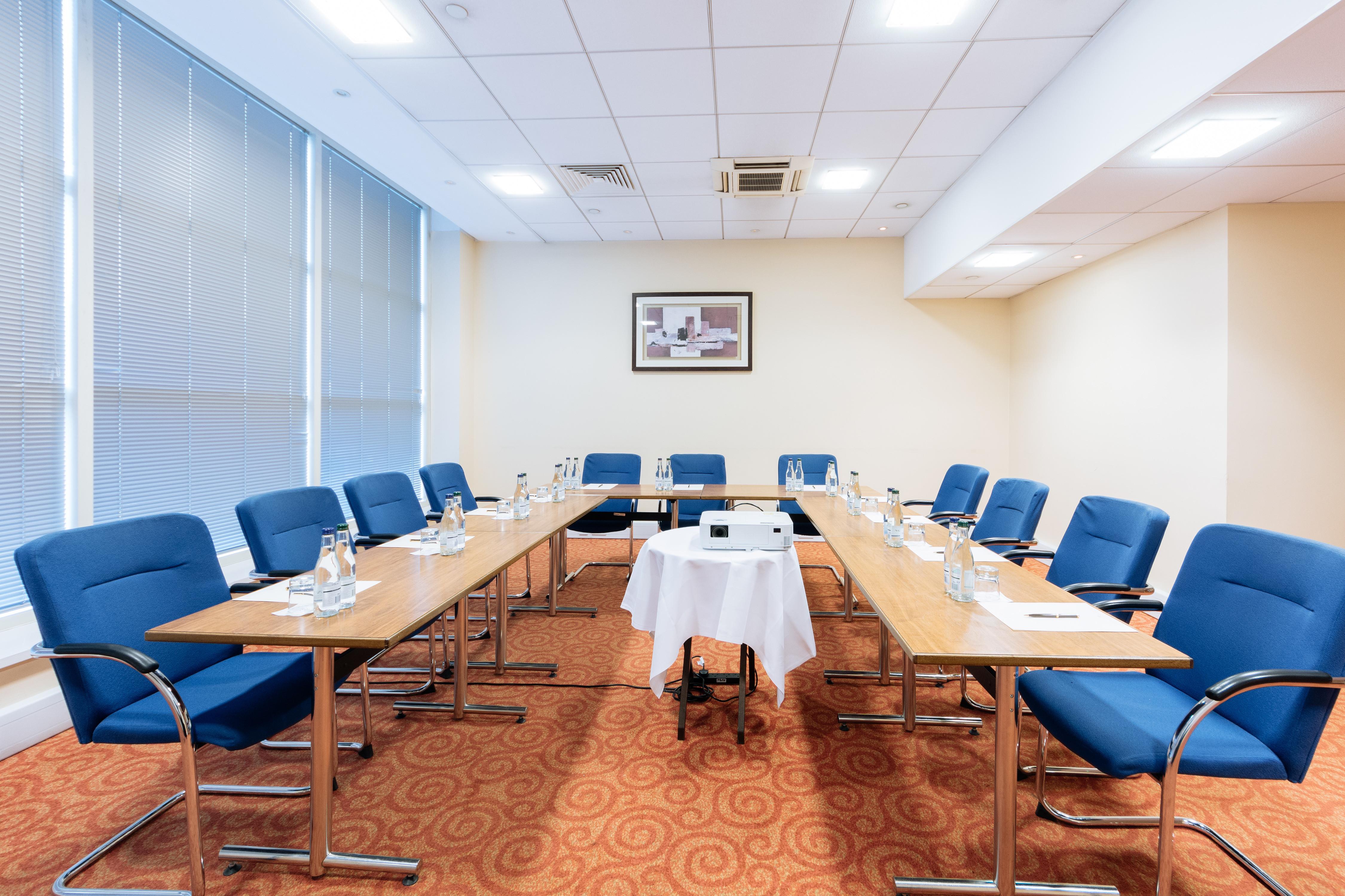 Hotel Sofitel London Gatwick Horley  Esterno foto Meeting room at the hotel