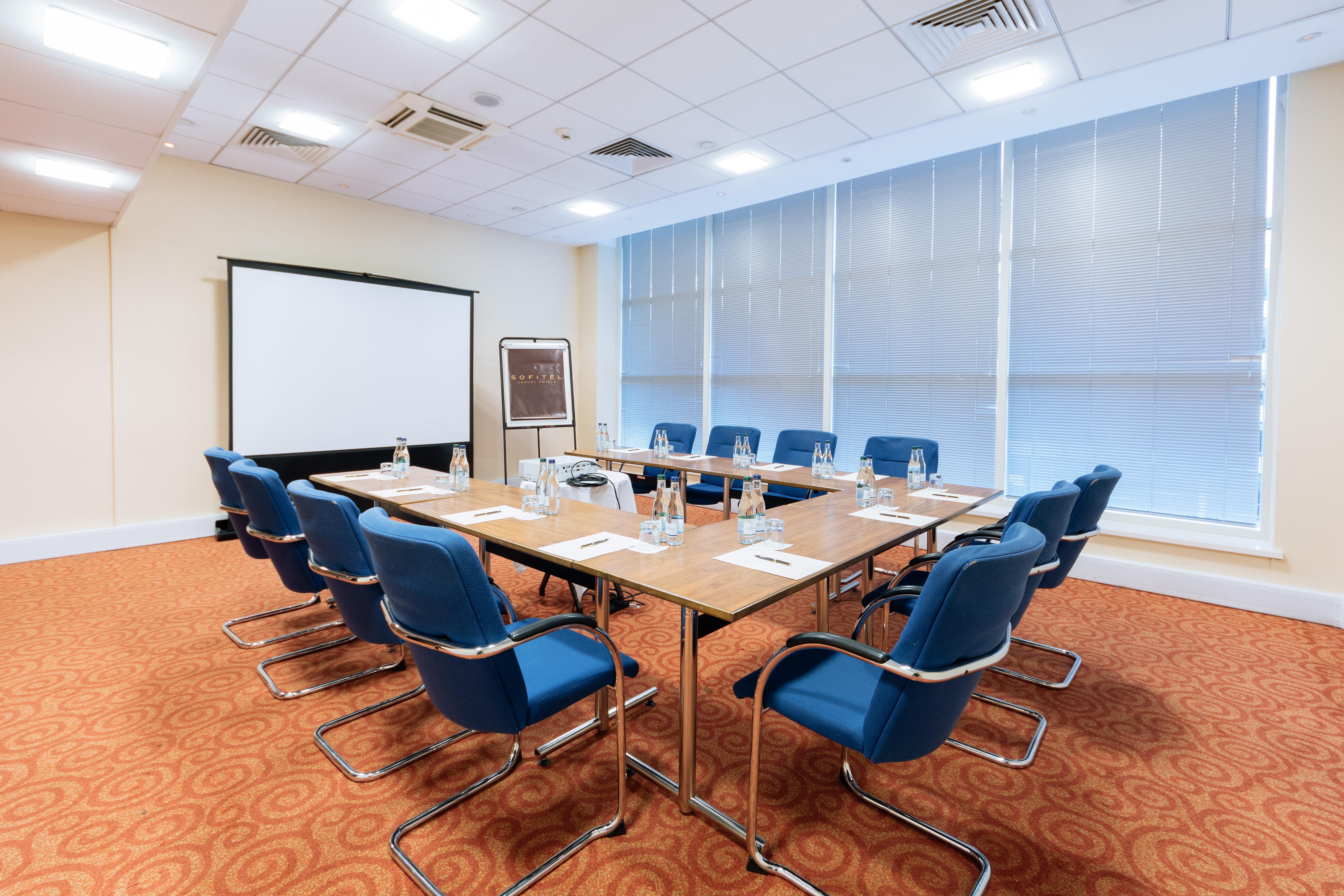 Hotel Sofitel London Gatwick Horley  Esterno foto Meeting room at Sofitel London West