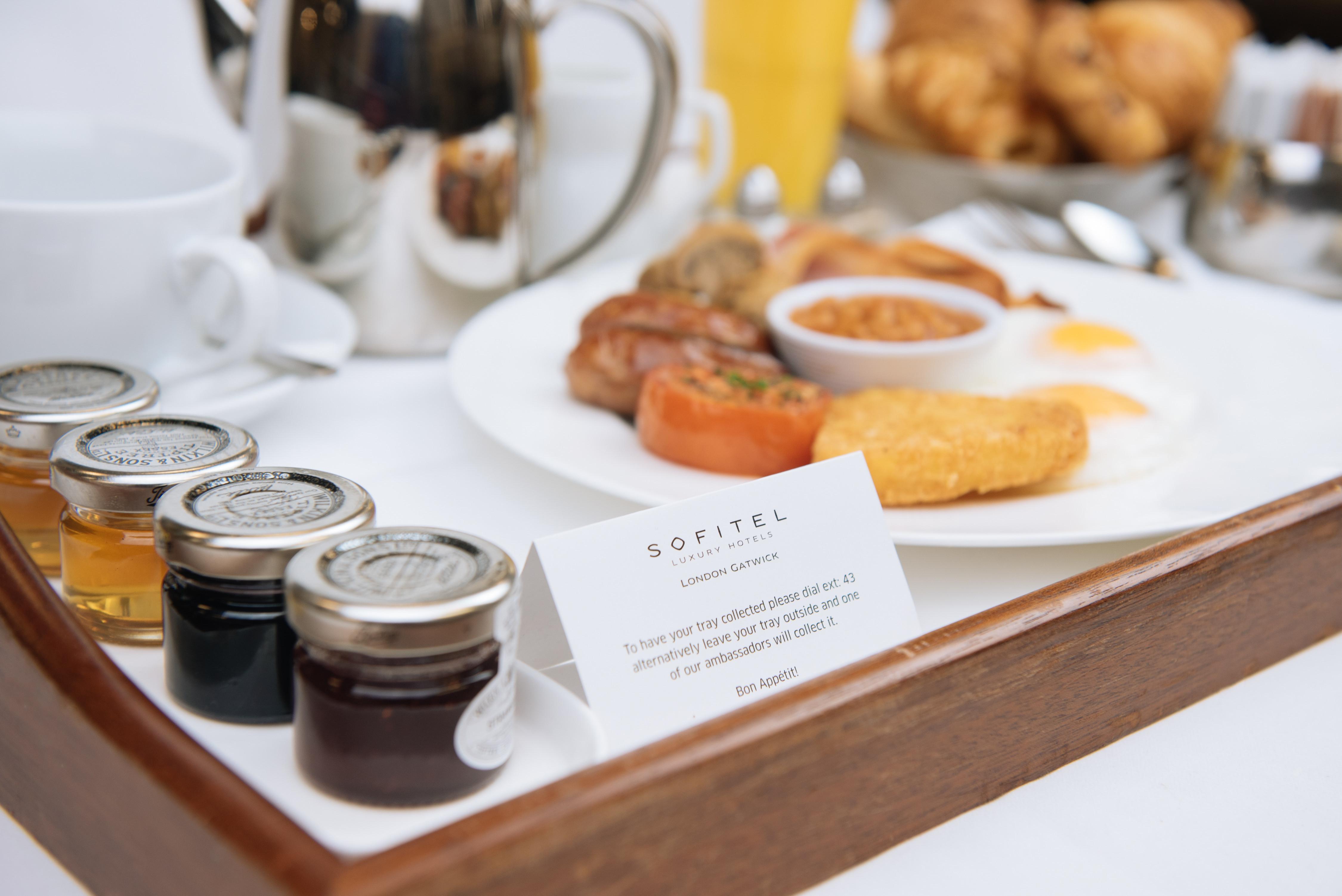 Hotel Sofitel London Gatwick Horley  Esterno foto Breakfast tray at Sofitel London Gatwick