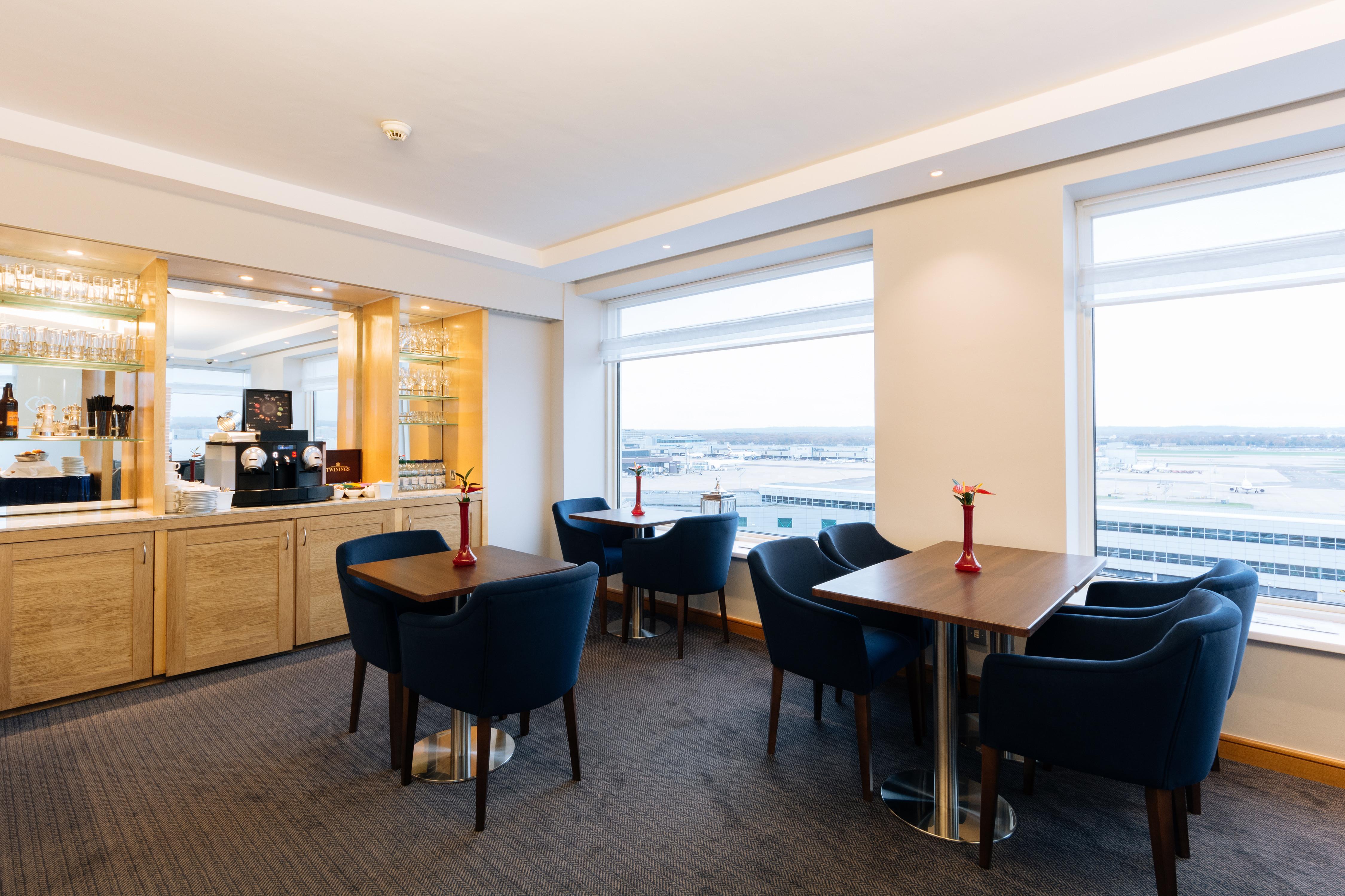 Hotel Sofitel London Gatwick Horley  Esterno foto The Club at Dublin Airport