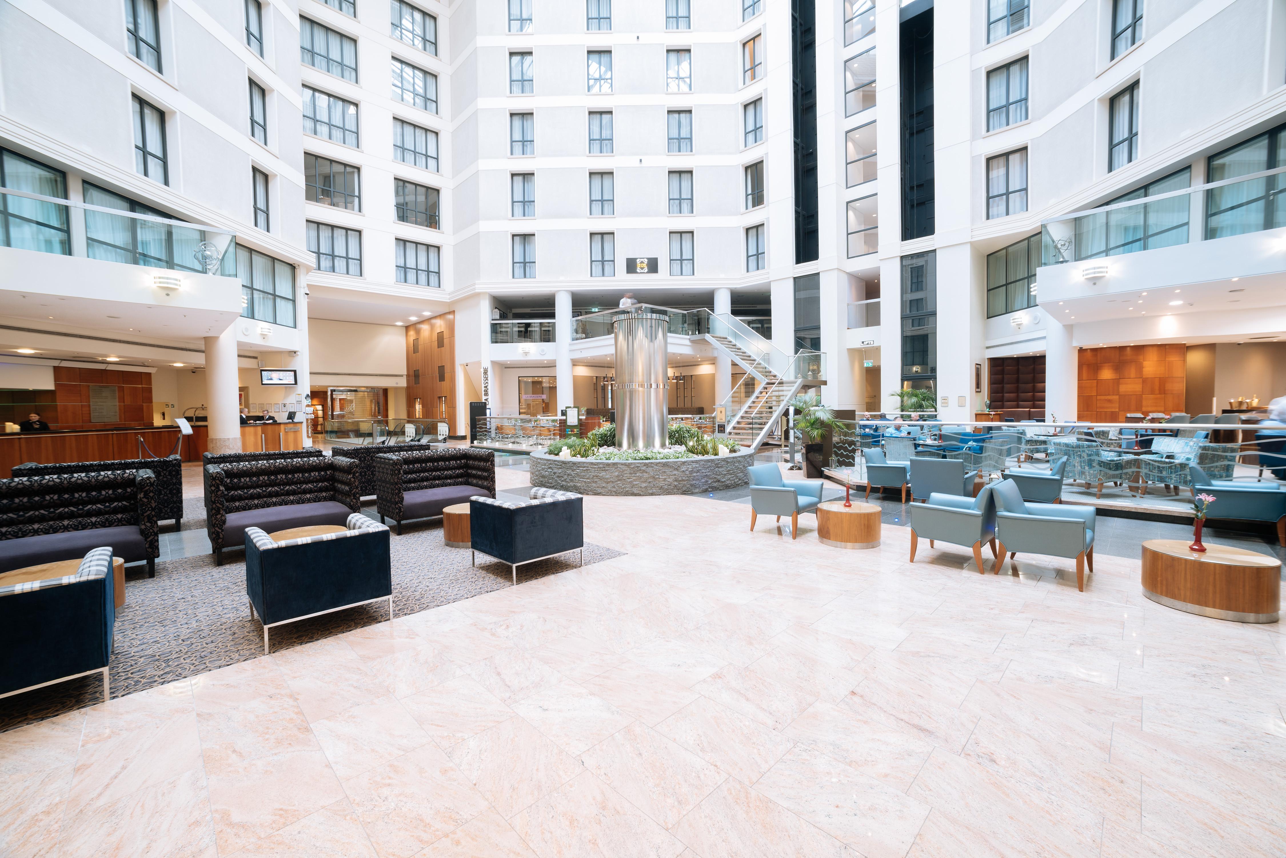 Hotel Sofitel London Gatwick Horley  Esterno foto The reception area of the hotel