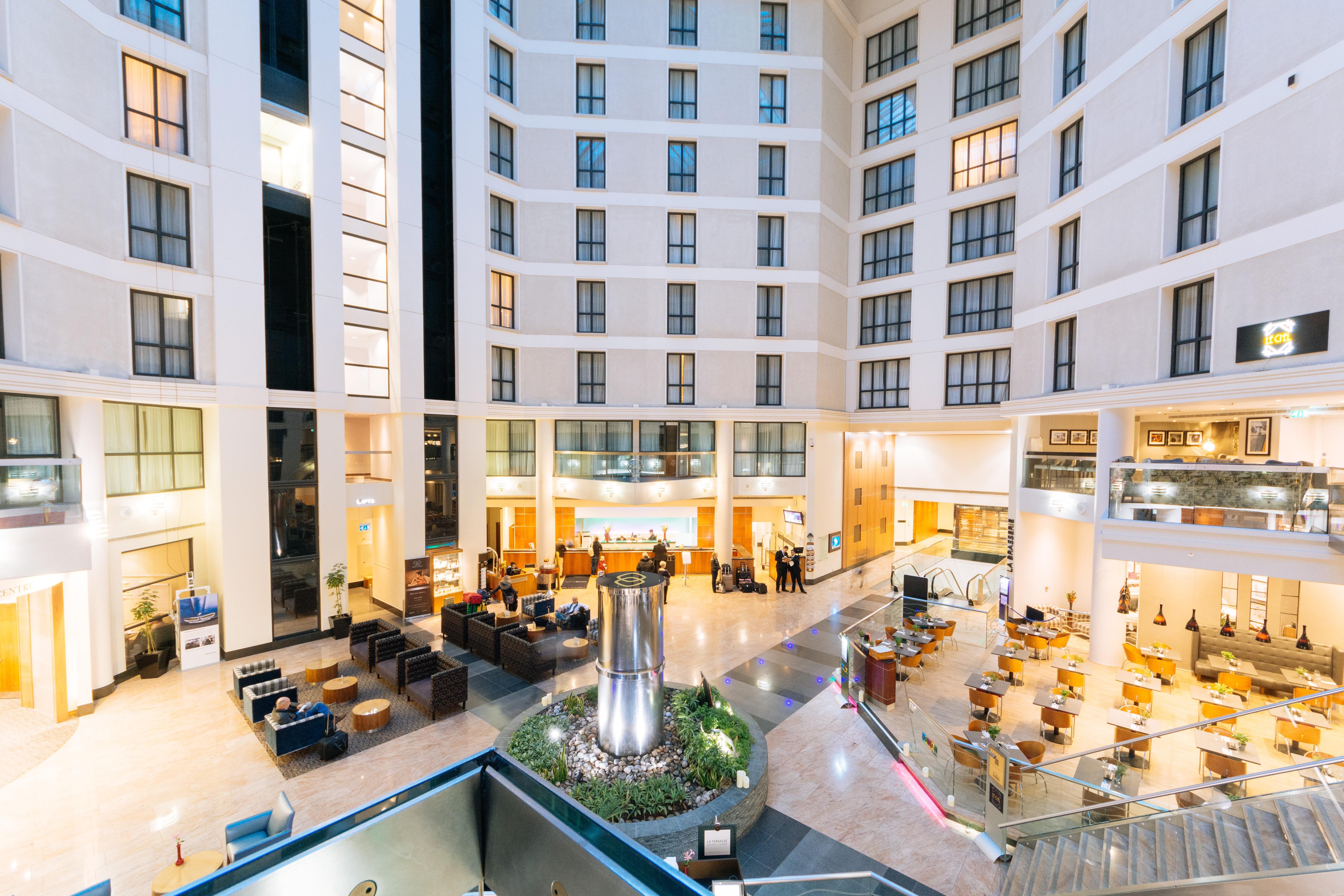 Hotel Sofitel London Gatwick Horley  Esterno foto The hotel's lobby