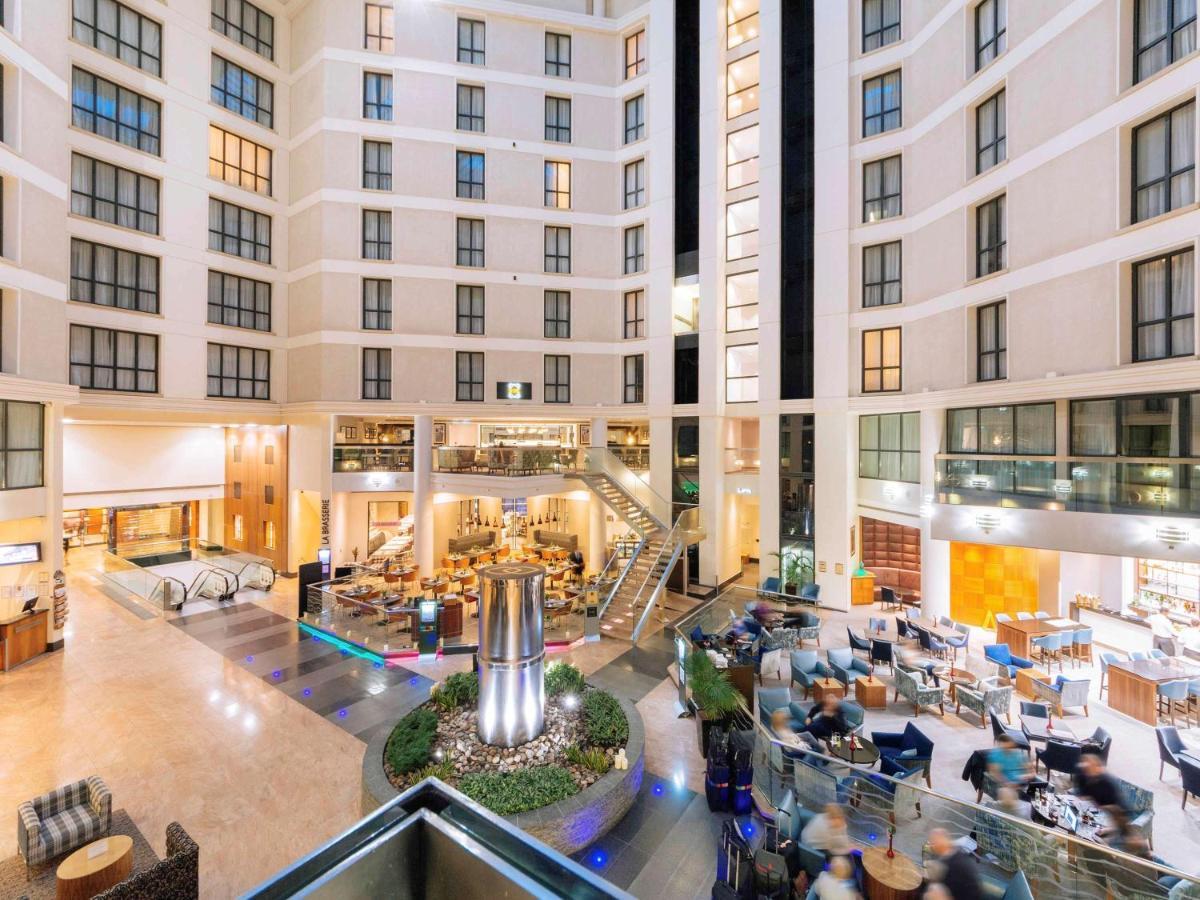 Hotel Sofitel London Gatwick Horley  Esterno foto The interior of the hotel