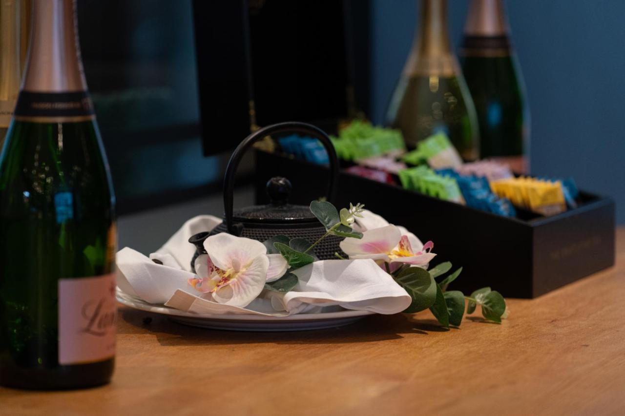 Hotel Sofitel London Gatwick Horley  Esterno foto Tea ceremony