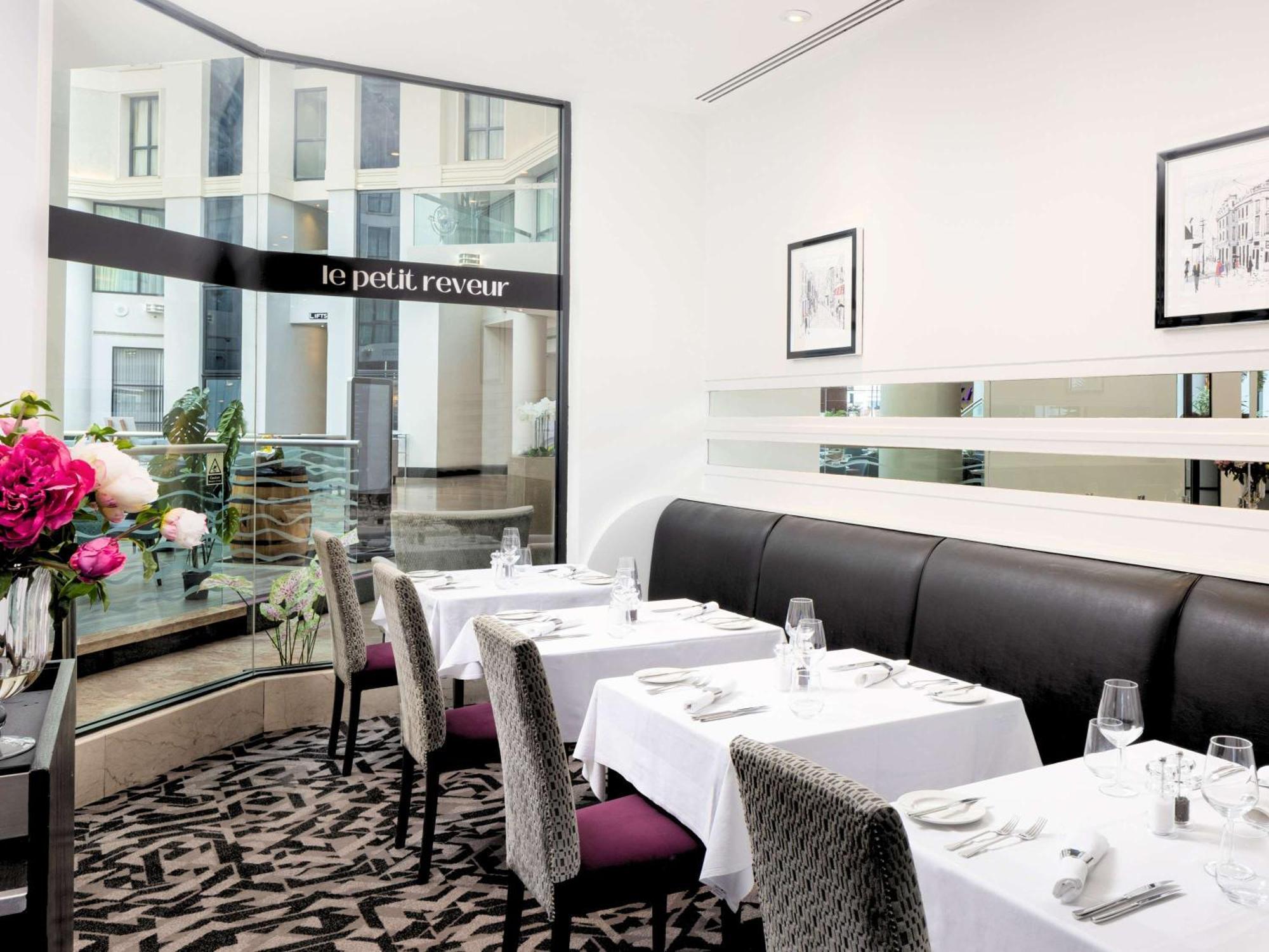 Hotel Sofitel London Gatwick Horley  Esterno foto Le Petit Reveur