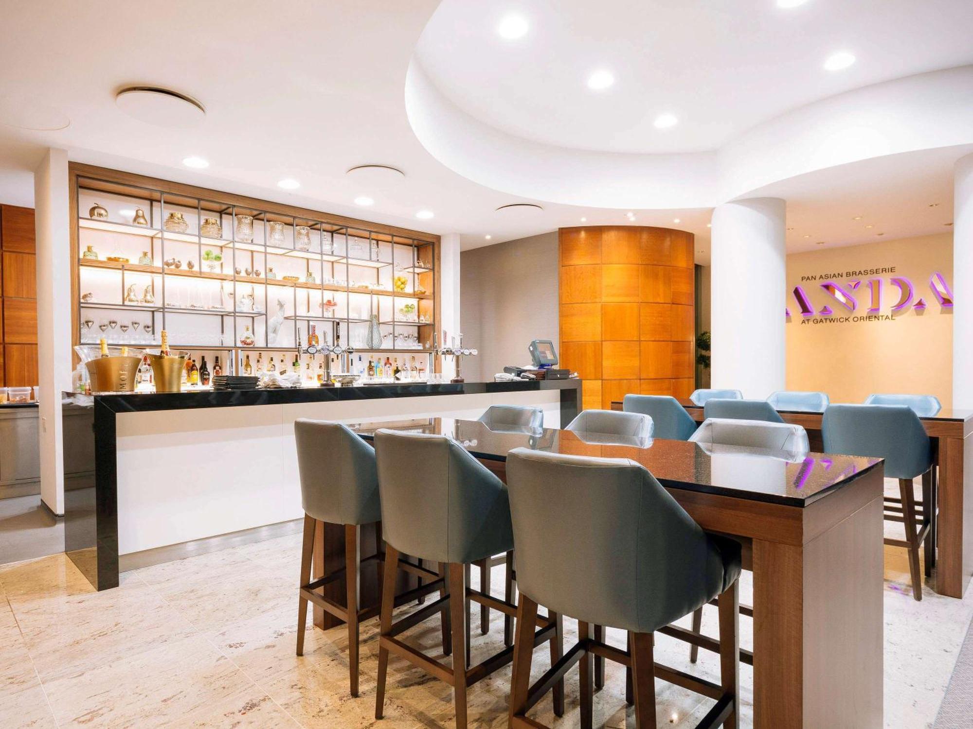 Hotel Sofitel London Gatwick Horley  Esterno foto Asida at Gatwick Oriental