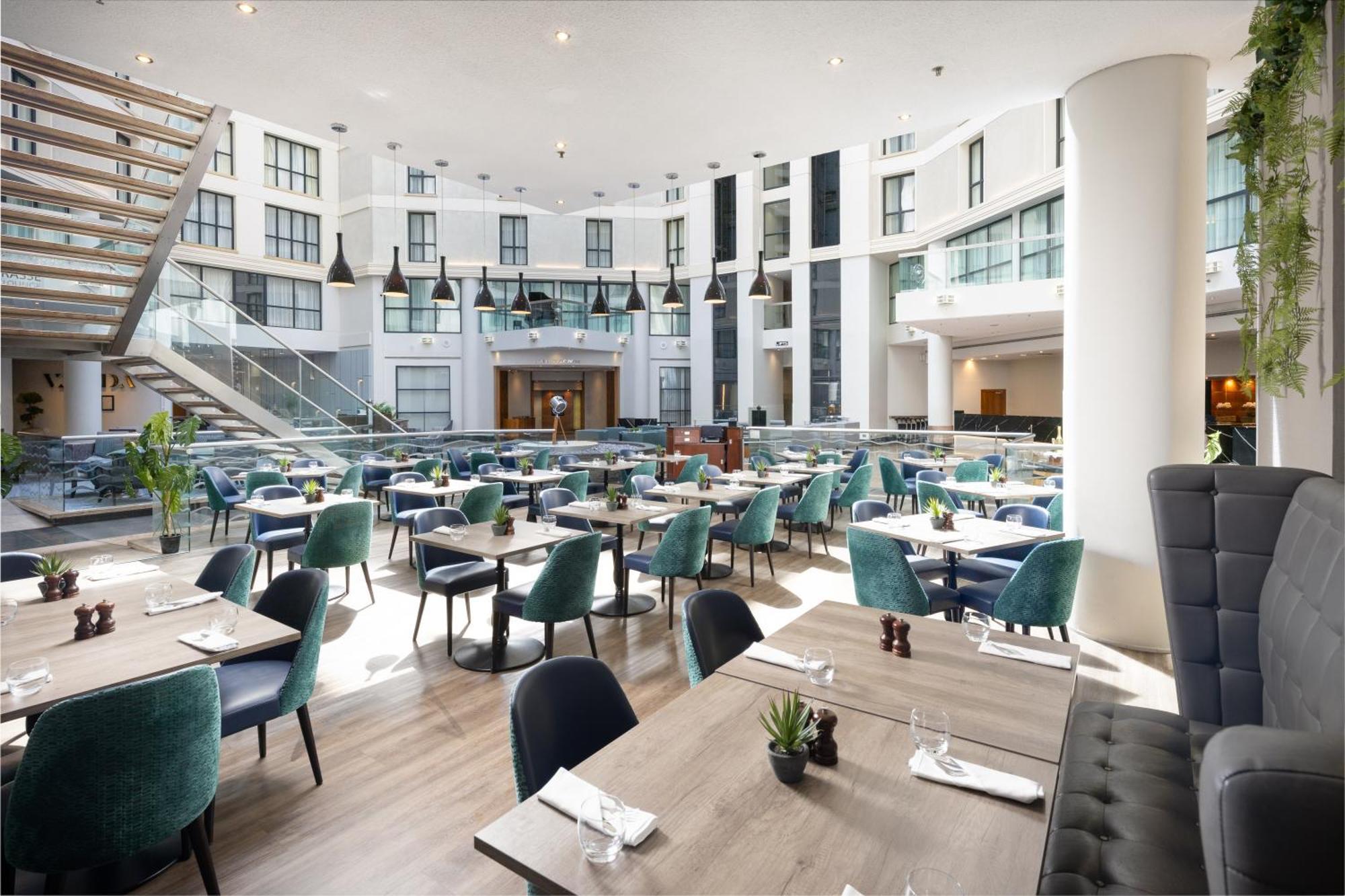 Hotel Sofitel London Gatwick Horley  Esterno foto The interior of the hotel